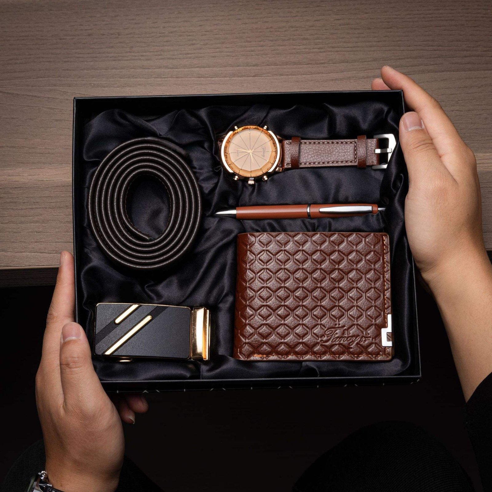 Valentine's Day Business Gift Set Men's Watch Sunglasses Belt Wallet Christmas Gift Set Quartz Watch Set for Men