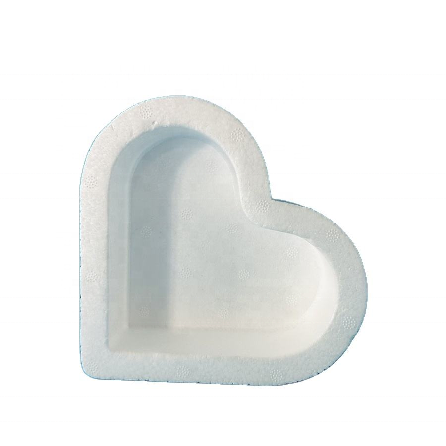 Fashion Hot Universal Use Polyfoam Decorative Cornice Food Grade Hollow Heart Christmas Model Love Theme DIY Craft