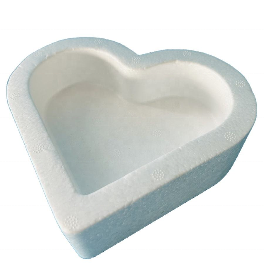 Fashion Hot Universal Use Polyfoam Decorative Cornice Food Grade Hollow Heart Christmas Model Love Theme DIY Craft
