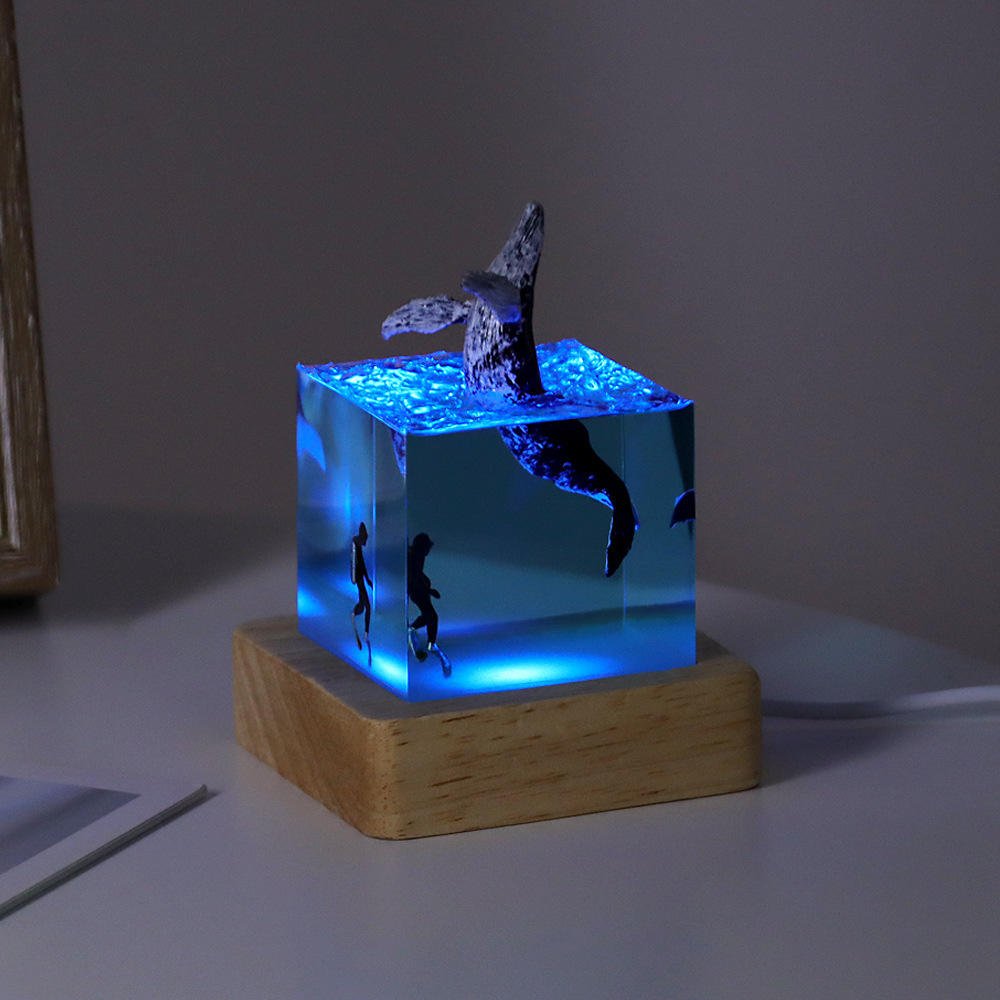 Wholesale Other Home Decor Unique Gifts Epoxy Wood Crafts Ocean Style Diving and Whale Cube Night Light Home Decor Resin Lamp