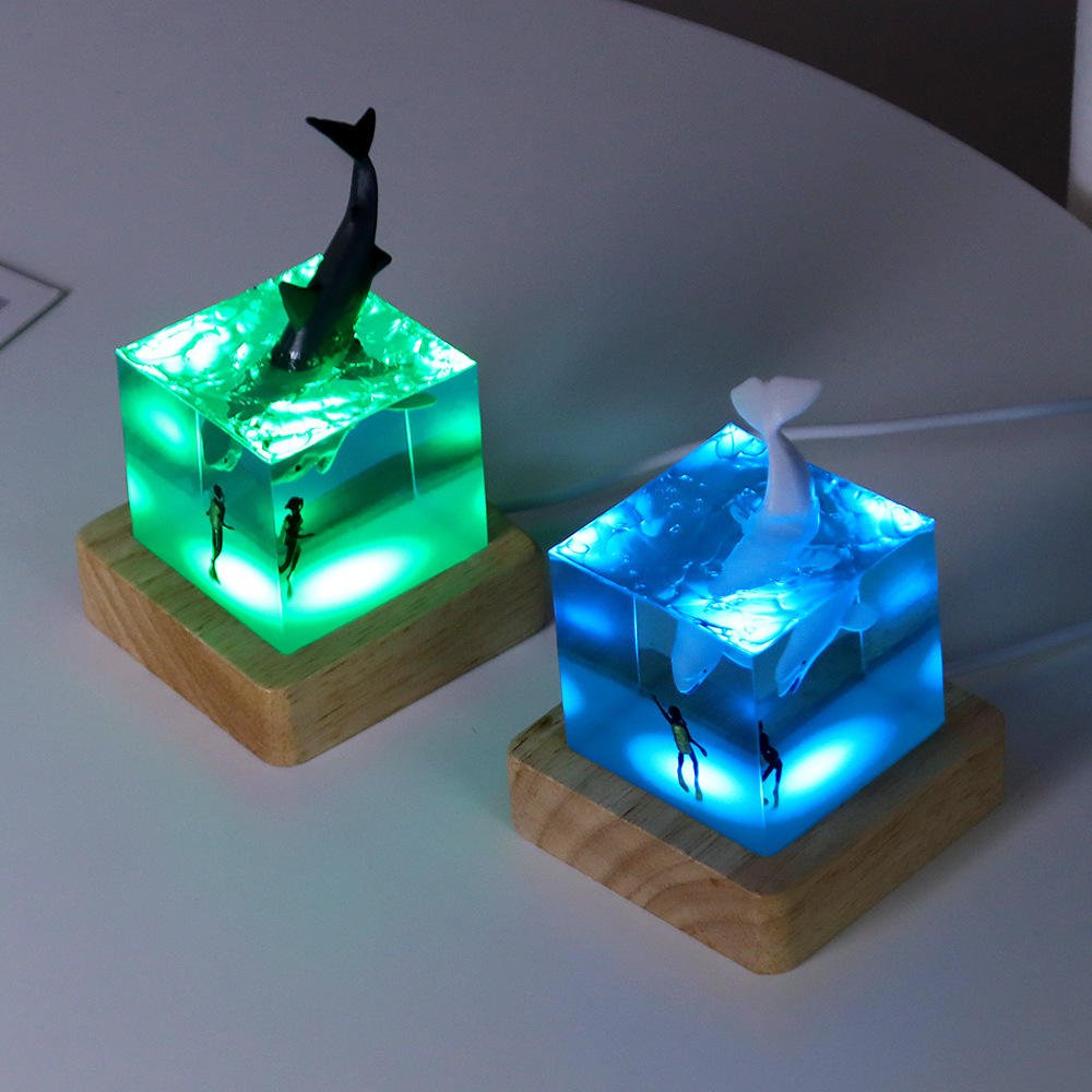 Wholesale Other Home Decor Unique Gifts Epoxy Wood Crafts Ocean Style Diving and Whale Cube Night Light Home Decor Resin Lamp