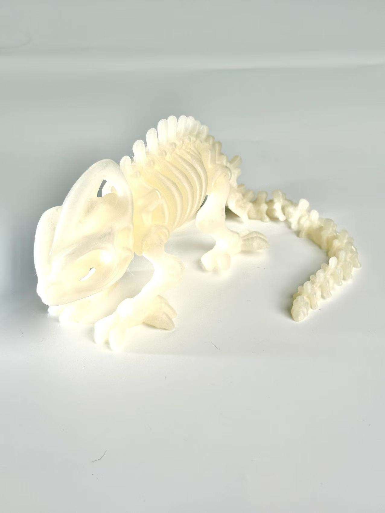 Customizable 3D Printed Chameleon Toy Figurine Personalized Desktop Decor for Home Creative & Cultural Collectible Artifacts