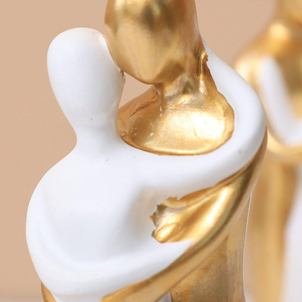 Custom Resin Crafts Sweet, Wedding Souvenir Table Decoration Couple Figurines Lovers Ornament Abstract Sculpture Couple Gifts/