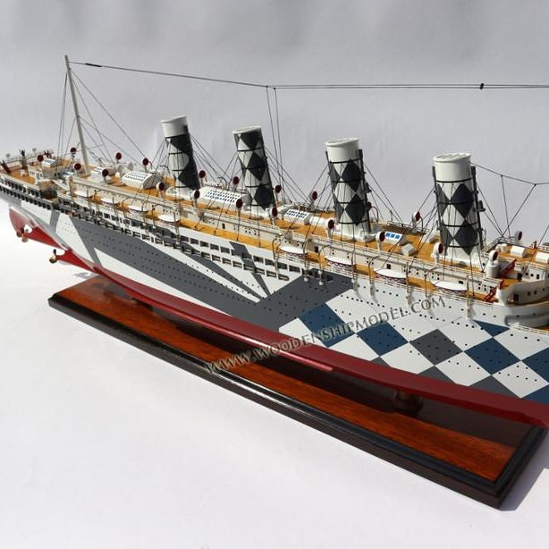 HMT MAURETANIA 1918 Wooden Model Boat Handcrafted Novelty Gift