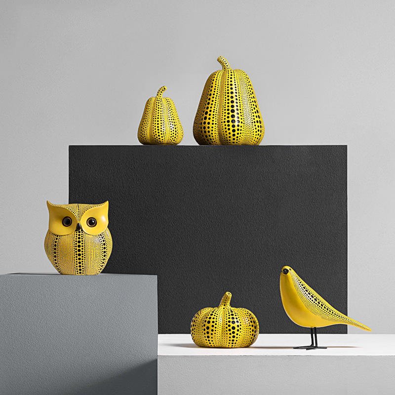 Customized Design Quality-Assured Modern Home Decoration Polyresin Statues & Figurines Resin Crafts