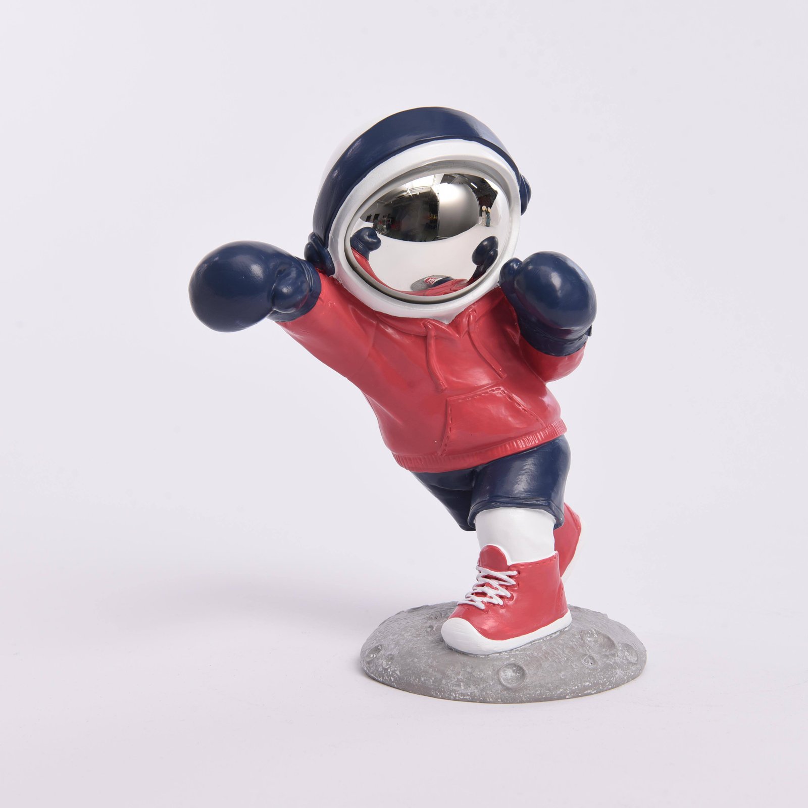 Home Decor Resin Crafts Spaceman Statue Desk Ornament Bedroom Crafts Hip Hop Boxing Astronaut Figurine