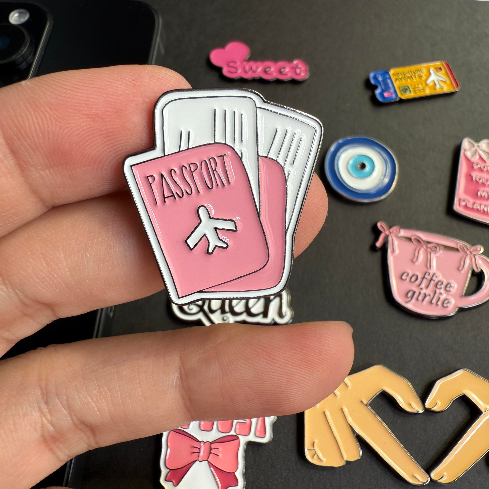 Customized Engraved Metal Enamel Soft Enamel Creative Mobile Phone Stickers with Custom Color and Fashion Design