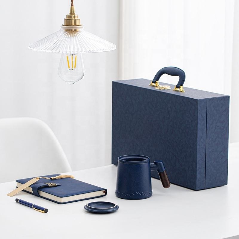 Custom Bulk Luxury Corporate Executive Souvenir Gifts Items Annual Meeting Holiday Employee Gift Set VIP Branded 4 in 1 Notebook