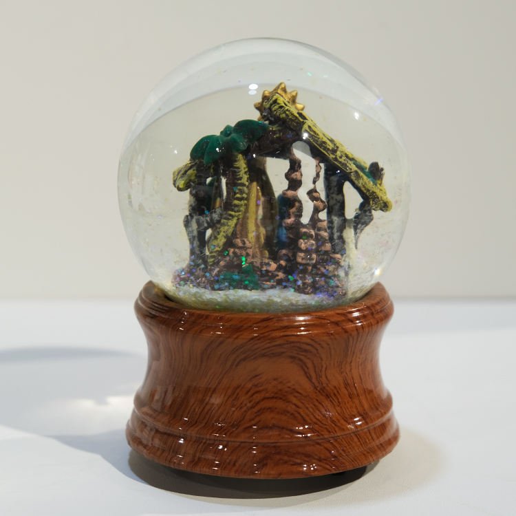 Catholic Holy Crystal Ball Resin Ornament Decoration Religious Crafts Jesus Resin Crystal Ball Religious Crafts