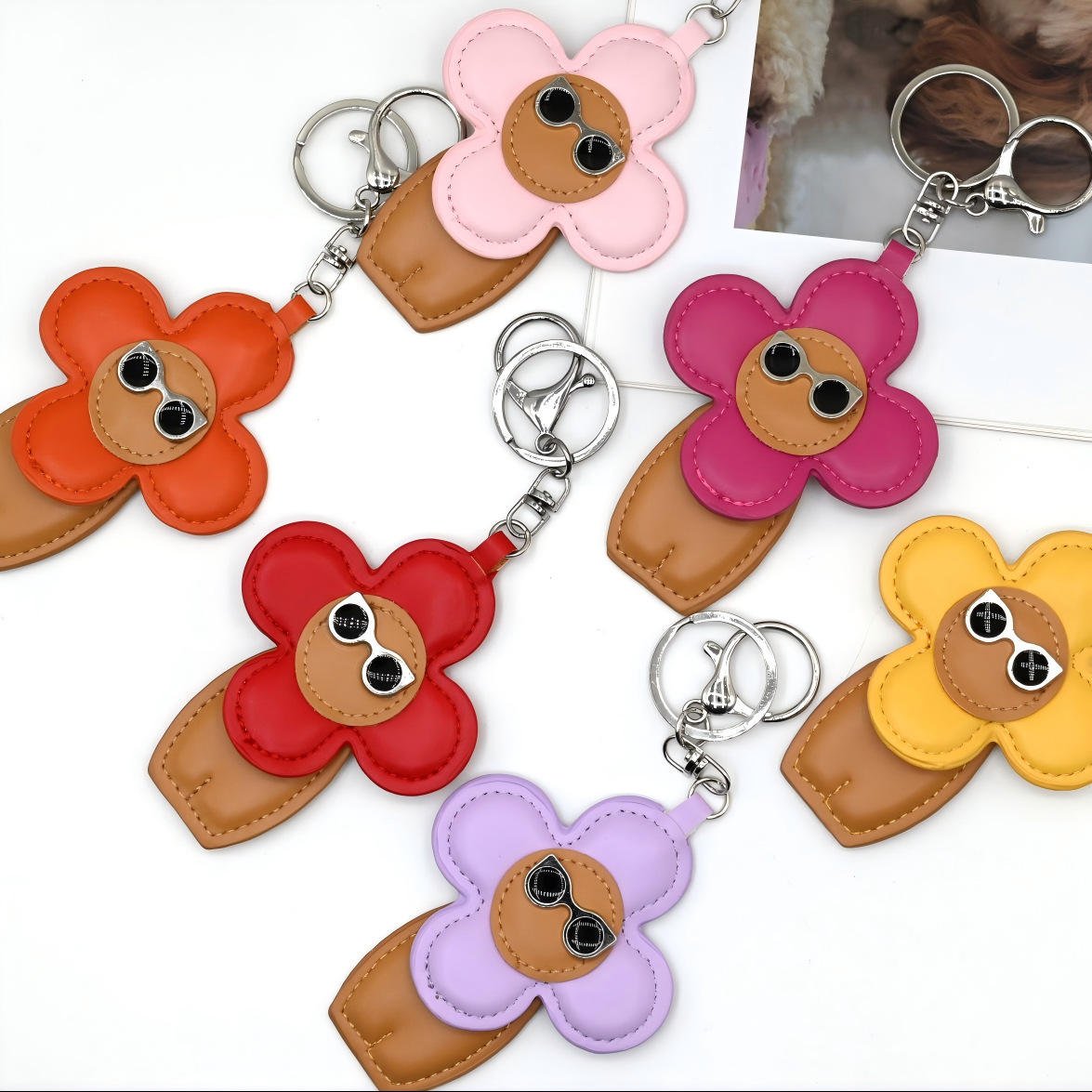 New Arrival Luxury Light Keychain Cute Creative Little Flower Leather Goods Bag Charm Durable Alloy Metal Plastic Materials