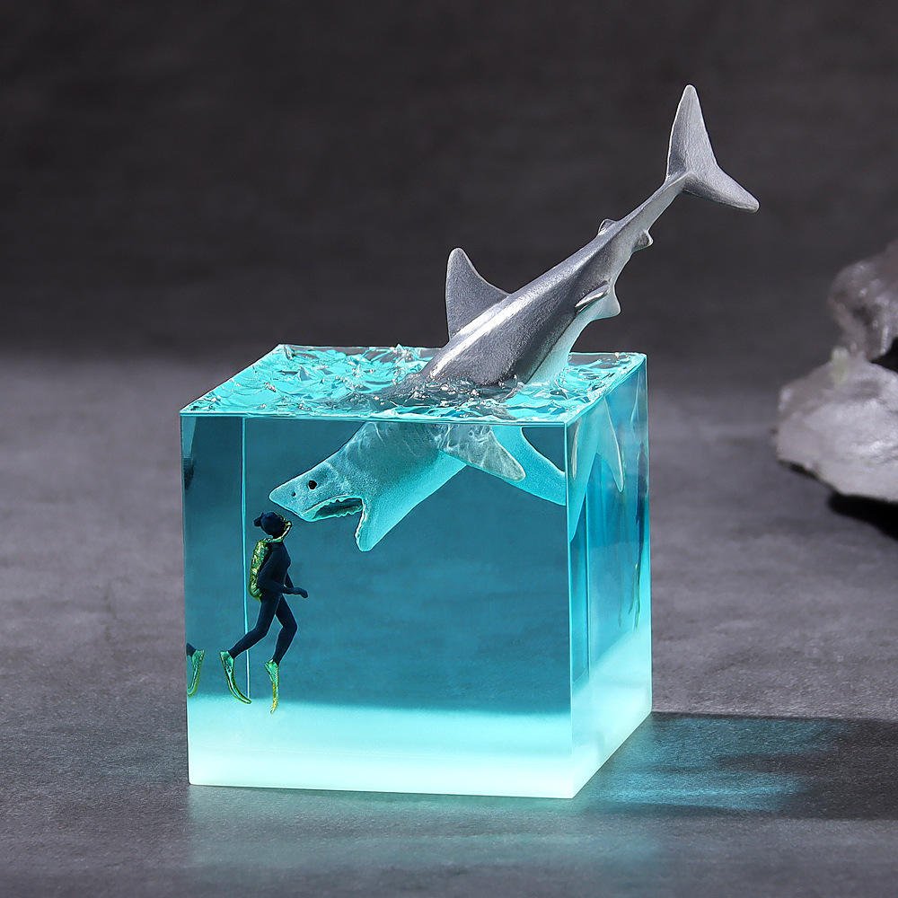 Wholesale Other Home Decor Unique Gifts Epoxy Wood Crafts Ocean Style Diving and Whale Cube Night Light Home Decor Resin Lamp