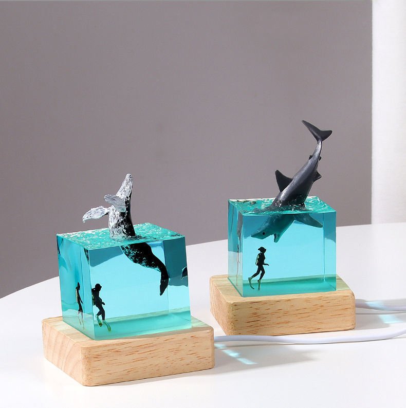 Wholesale Other Home Decor Unique Gifts Epoxy Wood Crafts Ocean Style Diving and Whale Cube Night Light Home Decor Resin Lamp