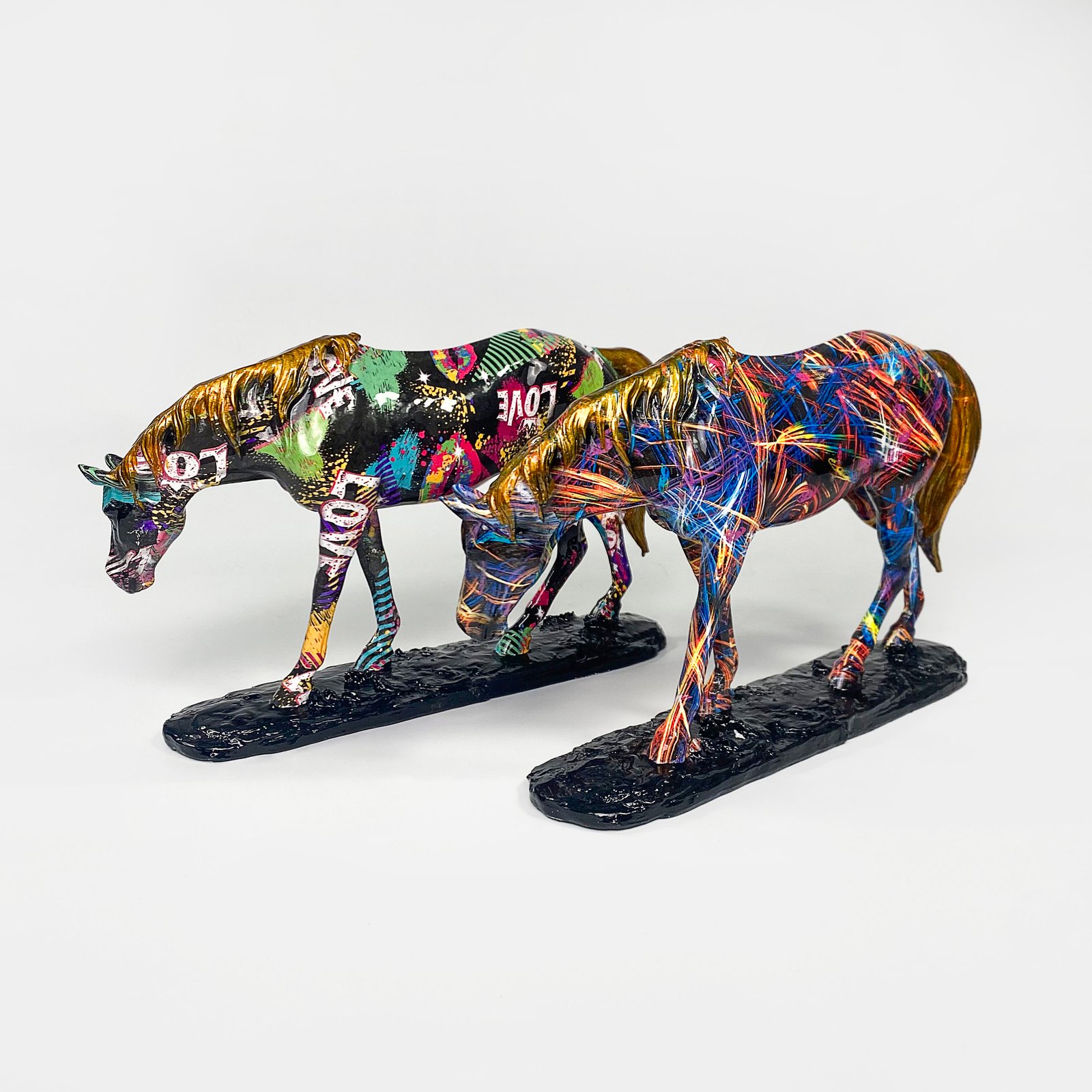 New Design Colorful Horse Figurine Polyresin Animal Sculpture Crafts for Gifts Home Decoration