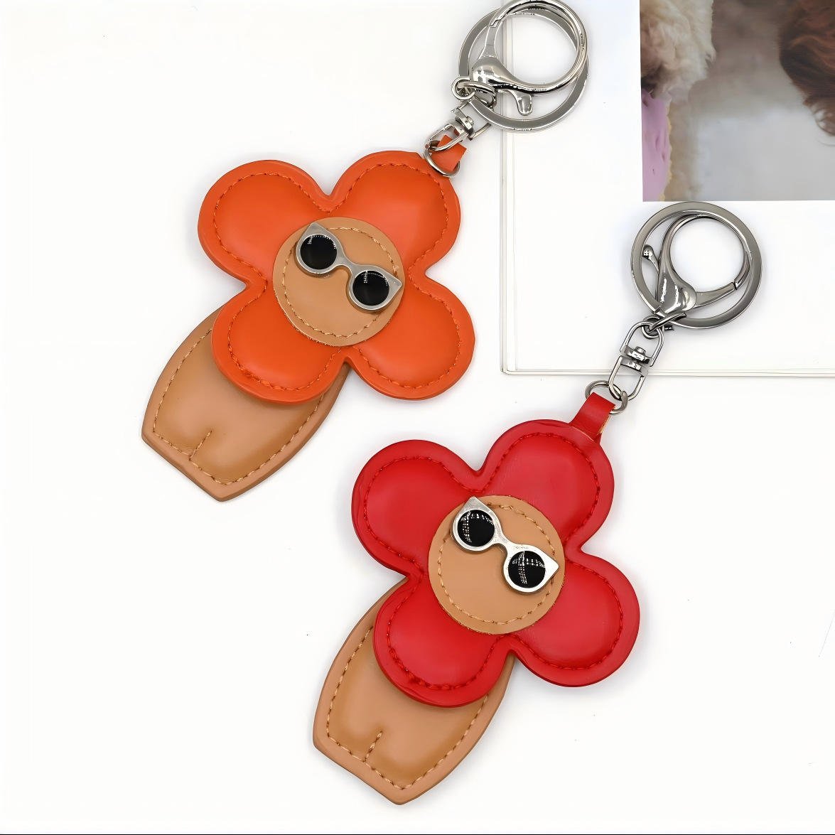 New Arrival Luxury Light Keychain Cute Creative Little Flower Leather Goods Bag Charm Durable Alloy Metal Plastic Materials
