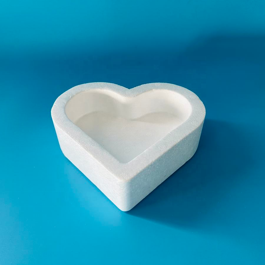 Fashion Hot Universal Use Polyfoam Decorative Cornice Food Grade Hollow Heart Christmas Model Love Theme DIY Craft