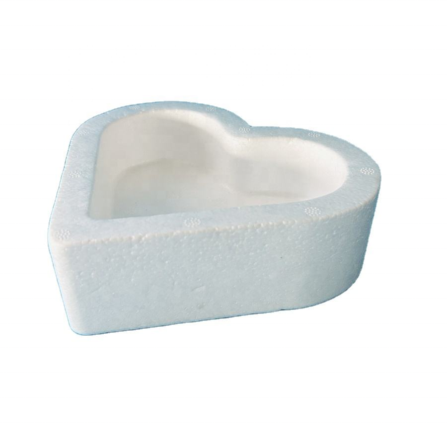 Fashion Hot Universal Use Polyfoam Decorative Cornice Food Grade Hollow Heart Christmas Model Love Theme DIY Craft