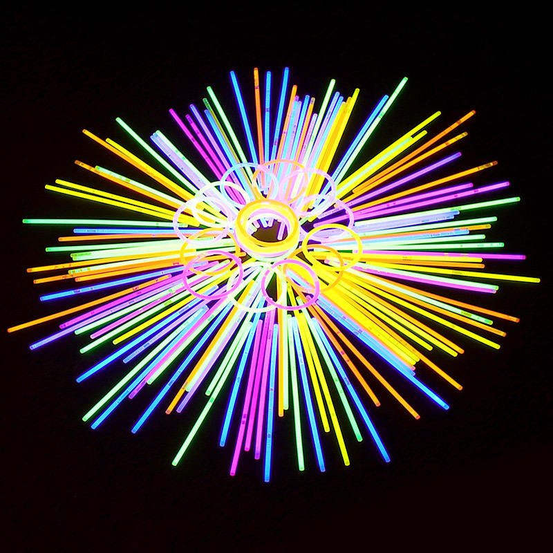 Party Supplies Glow in Dark Light up Sticks Party Decorations Neon Party Glow Necklaces and Glow Bracelets with Connector