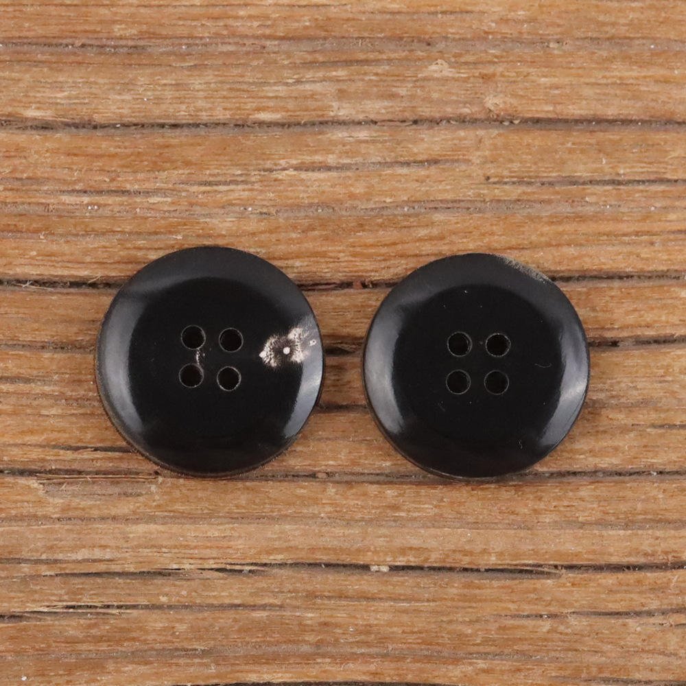 Superior Quality 4-Hole Cow Horn Resin Sewing Buttons Customizable Flatback Standard Plating Best Polyfoam Crafts for Sewing