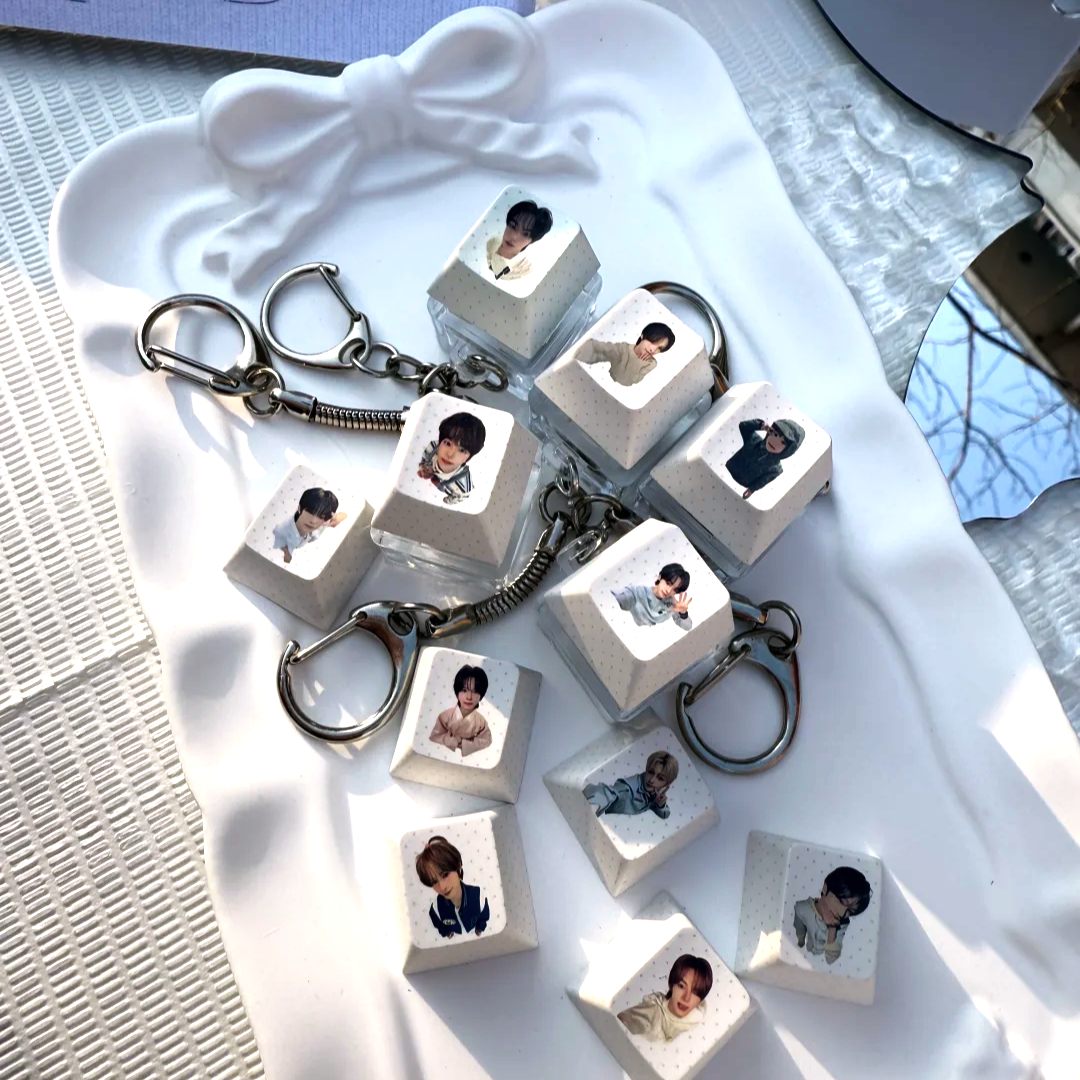 Mechanical Stress Relief Plastic Square Keyboard Anime Cartoon Keychain Keycap Switches Key Clasp Finger Keyring